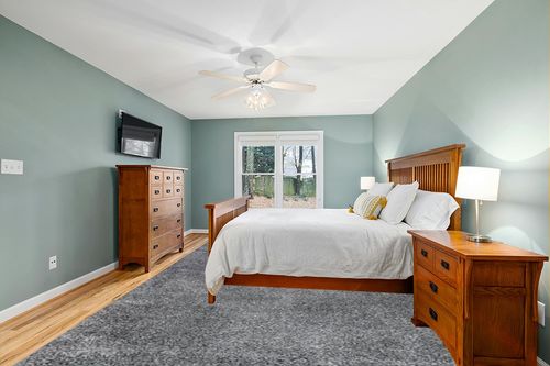 nuLOOM Marleen Contemporary Shag Area Rug, 10x14, Grey in Teal and Orange Wood Bedroom