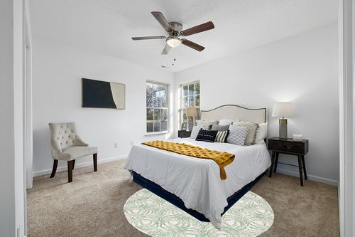 MARTHA STEWART Safavieh Collection by SAFAVIEH 6' x 6' Round Ivory/Green MSR3528Y Handmade Contemporary Area Rug in White and Yellow Modern Bedroom