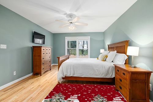 Area Rug, Snowflake Xmas Tree Gnome Christmas Rug, 2x3 Feet Rugs for Living Room Bedroom Kids Room Kids Room Nursery Classroom, Non-Slip Comrft Carpet Washable Rug in Teal and Orange Wood Bedroom