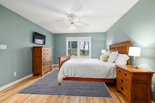 SAFAVIEH Vision Collection Area Rug - 8' x 10', Grey, Modern Ombre Tonal Chic Design, Non-Shedding & Easy Care, Ideal for High Traffic Areas in Living Room, Bedroom (VSN606D) in Teal and Orange Wood Bedroom