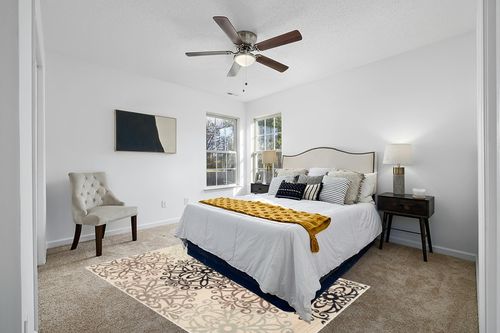 SUPERIOR Indoor Large Area Rug for Bedroom, Living/Dining Room, Entryway, Office, Farmhouse Aesthetic Floor Throw, Modern Floral Geometric Decor, Jute Backing, Leigh Collection, 5' x 8', Beige in White and Yellow Modern Bedroom