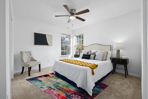 Unique Loom Chromatic Collection Modern Colorful & Vibrant Abstract Area Rug for Any Home Décor, 5 ft x 8 ft, Multi/Light Blue in White and Yellow Modern Bedroom