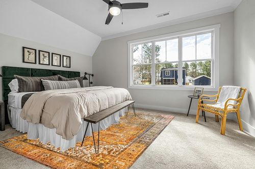 Unique Loom Timeless Collection Area Rug - Peter (8' 4" x 12' 2" Rectangle, Yellow/ Black) in Grey Traditional Bedroom with King Bed