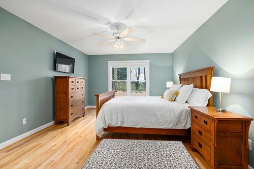 Nicole Miller New York Patio Country Danica Transitional Geometric Indoor/Outdoor Area Rug, Black/Grey, 3'11"x5'2" in Teal and Orange Wood Bedroom