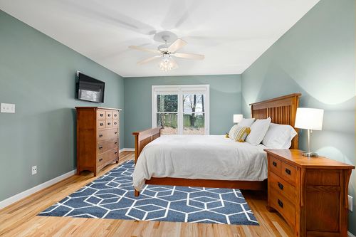 JONATHAN Y SEU101H-8 Tumbling Blocks Modern Geometric Indoor Area-Rug Contemporary Casual Easy-Cleaning Bedroom Kitchen Living Room Non Shedding, 8 X 10, Navy/White,JSEU101H8 in Teal and Orange Wood Bedroom