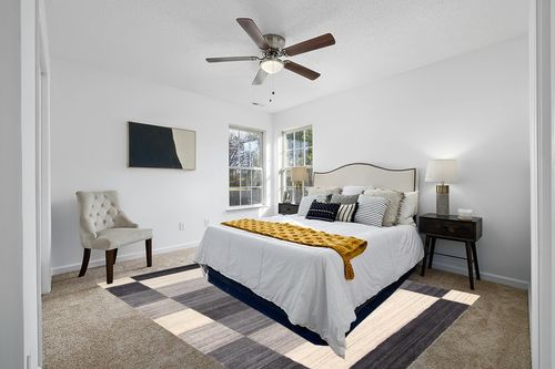 Pasargad Home Gramercy Collection Hand-Loomed Silk & Wool Ivory/Grey Area Rug- 7' 9" X 9' 9" in White and Yellow Modern Bedroom