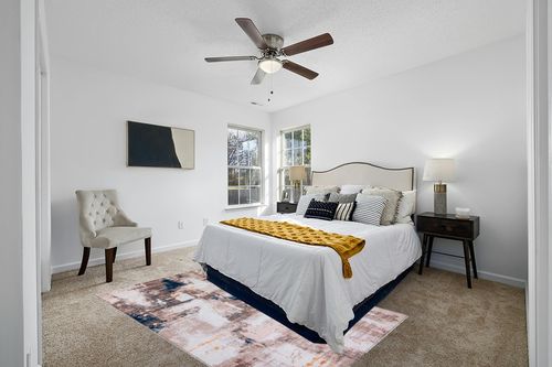 5x7 Abstract Area Rug in Blue & Beige - Indoor Accent Rugs for Living Room, Entryway, Bedroom, Modern Throw Rug, Non-Slip & Machine Washable, Colorful Bedside & Entryway Rugs with Unique Print Design in White and Yellow Modern Bedroom