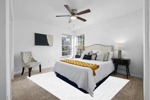 White 8x10  Shag Rug in White and Yellow Modern Bedroom