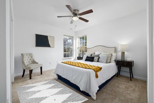 nuLOOM Romina Machine Washable Diamond Stripes Area Rug, 4x6, White in White and Yellow Modern Bedroom