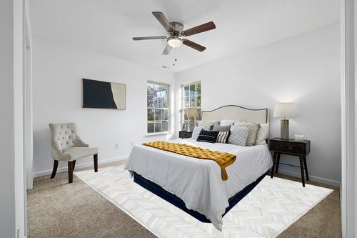 Handmade Cowhide Contemporary Ivory Area Rug 9 x 12 in White and Yellow Modern Bedroom