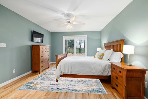 Rugshop Bohemian Distressed Design Area Rug 7'10" x 10' Blue in Teal and Orange Wood Bedroom