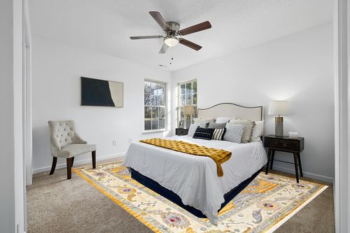 Rugs.com Paragon Collection Rug – 9' x 12' Yellow Medium-Pile Rug Perfect for Living Rooms, Large Dining Rooms, Open Floorplans in White and Yellow Modern Bedroom