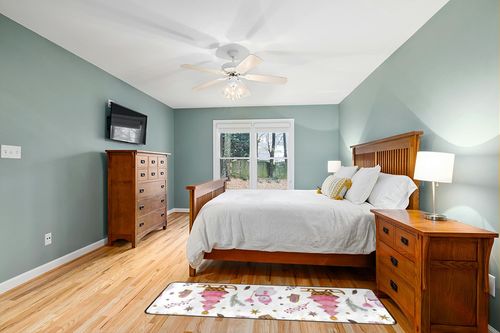 Pink Christmas Snowman Area Rug Non Skid, Winter Theme Xmas Washable Hallway Runner Rugs Laundry Room Rug Mats Soft Kitchen Absorbent Floor Mat Carpet for Entrance Bedroom Living Room 72x24in in Teal and Orange Wood Bedroom