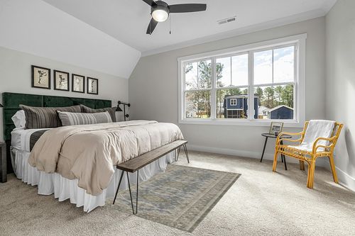 Rugland 2'6x8' Runner Rug - Stain Resistant Entryway Rug, Anti Slip Backing Hallway Runner Rug, Vintage Tribal Area Rugs (TPR07-Green, 2'6x8') in Grey Traditional Bedroom with King Bed