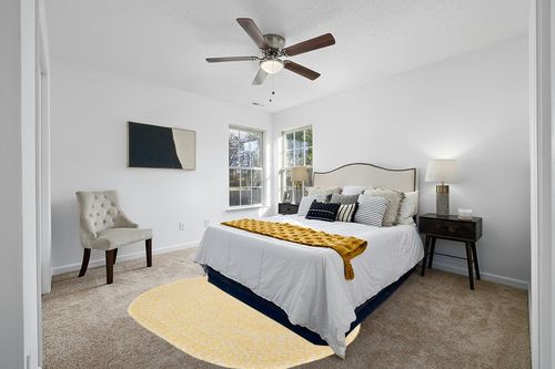 Super Area Rugs Farmhouse Braided Rug Cotton Kitchen Reversible Carpet, Yellow & White, 5' x 7' Oval in White and Yellow Modern Bedroom