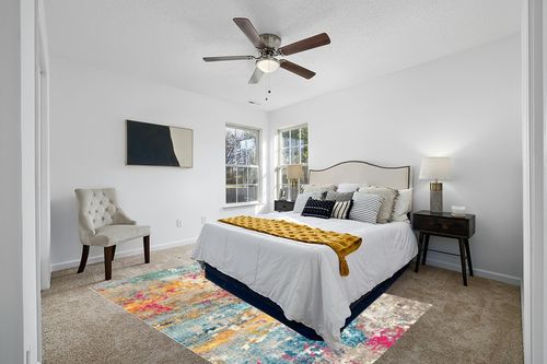 NuLOOM Monet Modern Abstract Area Rug, 6' x 9', Multi in White and Yellow Modern Bedroom