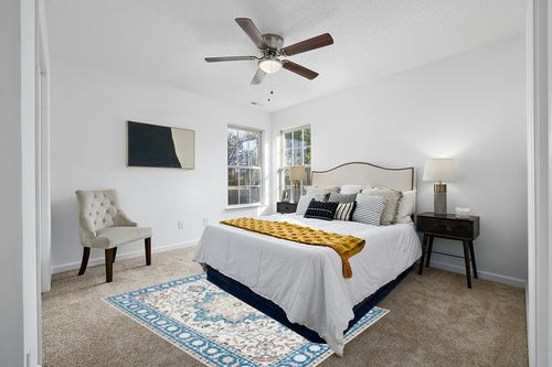 CHOSHOME Area Rug - 5x7 Low-Pile Machine Washable Rug Vintage Rug with Non-Slip Backing, Non-Shedding Indoor Floor Rugs for Living Room Bedroom Kitchen Laundry Home Office Carpet, Blue in White and Yellow Modern Bedroom