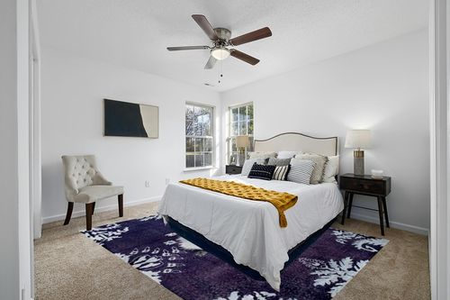 SAFAVIEH Stone Wash Collection 8' x 10' Deep Purple STW235K Hand-Knotted Medallion Premium Wool & Viscose Area Rug in White and Yellow Modern Bedroom