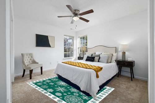 Christmas Area Rug 5 x 8, Washable Bedroom Rug Non-Slip Kitchen Rugs Non Shedding Floor Cover Mat Runner Rug for Living Room Dining Room Outdoor Carpet Seasonal Green Snowflakes Winter Xmas in White and Yellow Modern Bedroom