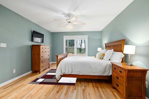 Rugshop Contemporary Modern Boxes Area Rug 5' 3" X 7' 3" Red in Teal and Orange Wood Bedroom