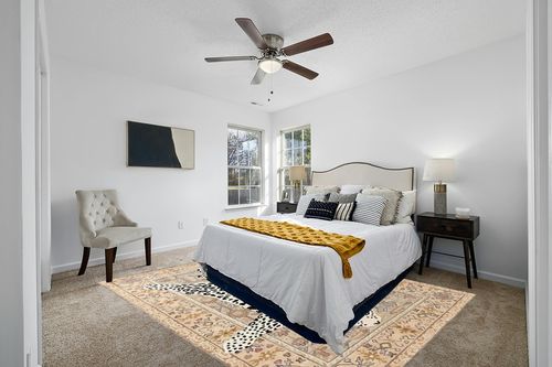 Restoration and Renovation Modern Leopard Wool Rug with Persian Background | Handmade, Animal Print Cheetah Area Carpet for Living Room, Bedroom and Kitchen Decor (5' x 8', Neutral) in White and Yellow Modern Bedroom