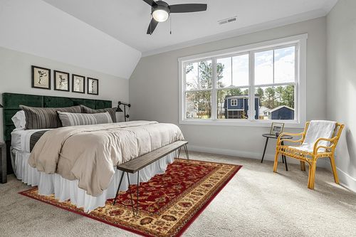 Home Dynamix Royalty Elati Traditional Area Rug 7'8"x10'4", Oriental Red/Ivory in Grey Traditional Bedroom with King Bed