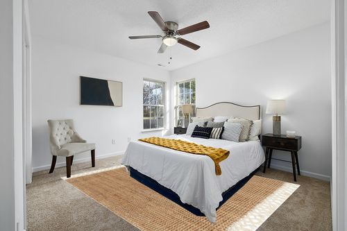 nuLOOM Raleigh Farmhouse Jute Tasseled Area Rug, 8x10, Natural in White and Yellow Modern Bedroom