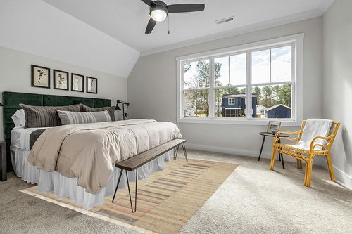 Dash & Albert Ravel Stripe Handwoven Wool Rug, 8 X 10 Feet, Neutral/Blue Geometric Pattern in Grey Traditional Bedroom with King Bed
