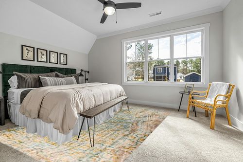 Mat The Basics Torrance Area Rug (9' x 12', Aqua/Orange) in Grey Traditional Bedroom with King Bed