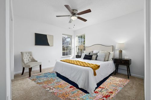 SAFAVIEH Provance Collection Area Rug - 8' x 10', Yellow & Red, Boho Chic Cotton Design, Easy Care, Ideal for High Traffic Areas in Living Room, Bedroom (PRV176C) in White and Yellow Modern Bedroom