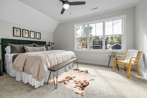 nuLOOM Iraida Contemporary Faux Cowhide Area Rug, 5' x 6' 7", Brown in Grey Traditional Bedroom with King Bed