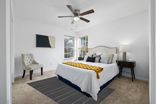 nuLOOM Alaina Indoor/Outdoor Striped Area Rug, 5x8, Black in White and Yellow Modern Bedroom