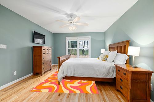 PeeNoke 1970 Wavy Swirl Seamless Orange Pink Colors Hand Drawn Seventies Style Area Rug Outdoor Patio Rug Play Mat Floor Mat Modern Carpet Non-Slip Home Decor Living Room Bedroom Nursery, 6x9 ft in Teal and Orange Wood Bedroom