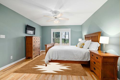 Eyely HSW110A-8 Machine Washable Chayton Minimalist Geometric Indoor Area Rug Southwestern;Bohemian;Modern;Casual, Bedroom, Kitchen, Living Room, Easy-Cleaning, Non-Shedding, 8 X 10, Rust/Cream in Teal and Orange Wood Bedroom