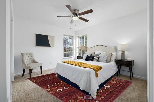 Safavieh Amsterdam, Terracotta / Multi, 8' x 10', Area Rug in White and Yellow Modern Bedroom