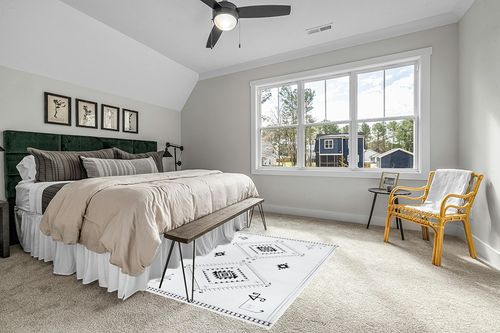 Lahome Washable Aztec 5x7 Bedroom Rug in Grey Traditional Bedroom with King Bed