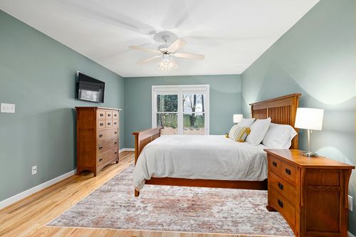 Bloom Rugs Washable Non-Slip 9' x 12' Rug - Ivory/Blush Traditional Area Rug for Living Room, Bedroom, Dining Room, and Kitchen - Exact Size: 9' x 12' in Teal and Orange Wood Bedroom