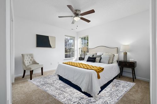 Syalife Washable Rug Vintage Area Rugs, 8'x 10' Living Room Rug with Non Slip Backing, Ultra-Thin Medallion Distressed Non-Shedding Boho Rug, Vintage Floor Mat Indoor Rug (FG10-Grey, 8'x 10') in White and Yellow Modern Bedroom