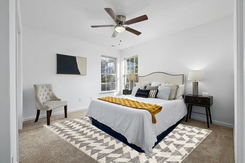 JONATHAN Y MOH206B-8 Aisha Moroccan Triangle Geometric Indoor Farmhouse Area-Rug Bohemian Minimalistic Easy-Cleaning Bedroom Kitchen Living Room Non Shedding, 8 X 10, Cream,Gray in White and Yellow Modern Bedroom