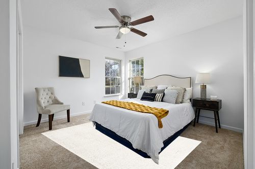 Ivory Contemporary   Area Rug in White and Yellow Modern Bedroom