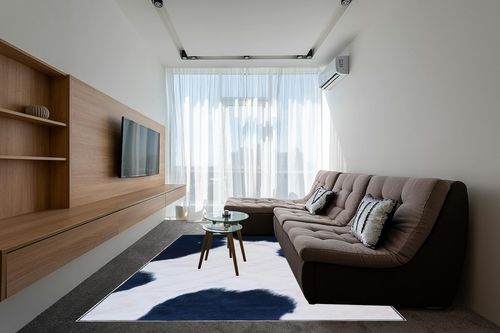 Safavieh Faux Hide Collection Area Rug - 8' x 10', Ivory & Dark Blue, Tiger Print Design, Non-Shedding & Easy Care, Machine Washable Ideal for High Traffic Areas in Living Room, Bedroom (FAH548A) in Grey Living Room with Brown Couch