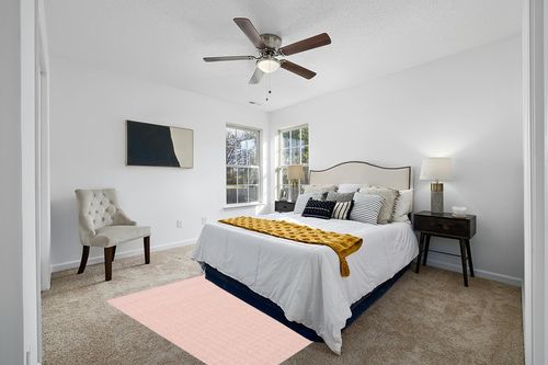 Safavieh 6'5" x 9'6" Terracotta/Ivory Hampton HTN-230 Area Rug in White and Yellow Modern Bedroom