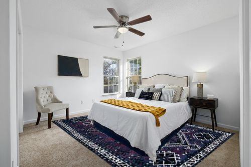 SAFAVIEH Vintage Hamadan Collection Area Rug - 9' x 12', Purple & Black, Oriental Distressed Design, Non-Shedding & Easy Care, Ideal for High Traffic Areas in Living Room, Bedroom (VTH293V) in White and Yellow Modern Bedroom