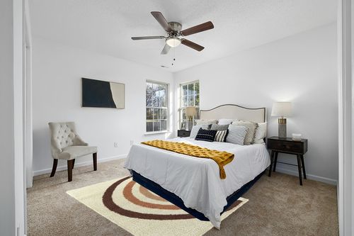 Aldiana Rainbow Shag Area Rug Mack & Milo Rug Size: Rectangle 5'3" x 7' in White and Yellow Modern Bedroom