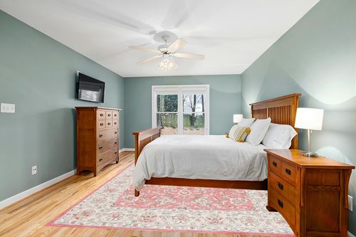 SAFAVIEH Glamour Collection Area Rug - 9' x 12', Pink & Beige, Handmade Wool, Ideal for High Traffic Areas in Living Room, Bedroom (GLM628U) in Teal and Orange Wood Bedroom