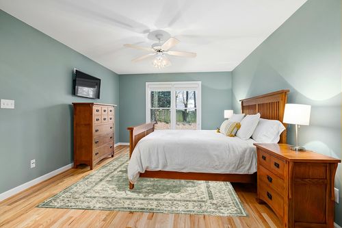 Valenrug Washable Rug 8x10 - Ultra Thin Green Collection Area Rug, Stain Resistant Non-Skid Rugs for Living Room, Antique Bedroom Rugs(8'x10', TPR40-Green) in Teal and Orange Wood Bedroom