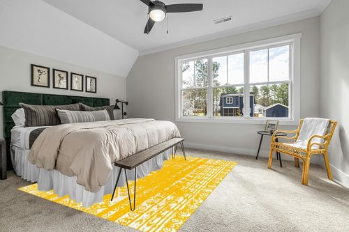 Unique Loom Lennon Collection Area Rug - Zal (7' 10" x 10' Rectangle, Yellow/ Ivory) in Grey Traditional Bedroom with King Bed