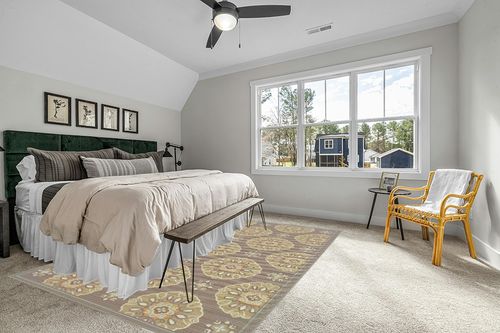 Style Haven Bar Harbour Grey/Gold Floral Indoor/Outdoor Area Rug 7'10" x 10'10" 8' x 10' Accent, Outdoor, Indoor Patio, Dining Room Rectangle in Grey Traditional Bedroom with King Bed