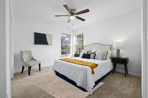 New Home Geometric Honeycomb Hand-Tufted Wool Area Rug - 5' x 7' in White and Yellow Modern Bedroom