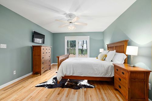 rodeo Cowhide Rug Dark Brindle Size 6x8 Feet Dc in Teal and Orange Wood Bedroom